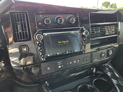 Used 2022 Chevrolet Express 2500 Extended w/ Enhanced Convenience Package image 22