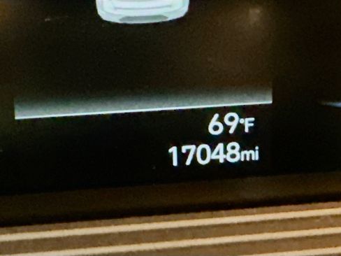 Used 2025 Hyundai Venue SEL image 19