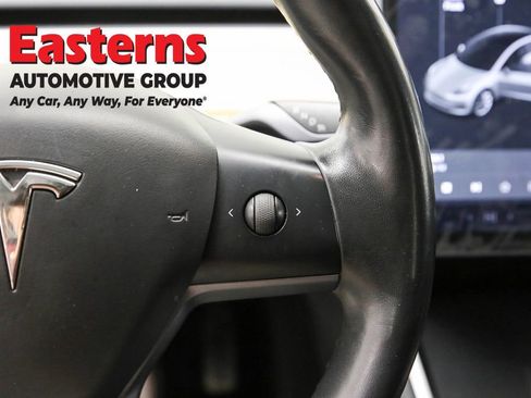 Used 2018 Tesla Model 3 Long Range image 16