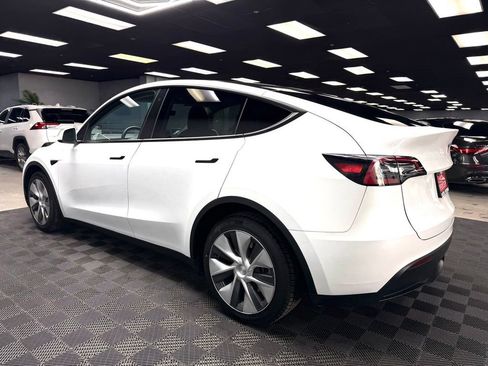 Used 2023 Tesla Model Y Long Range AWD/4WD image 11