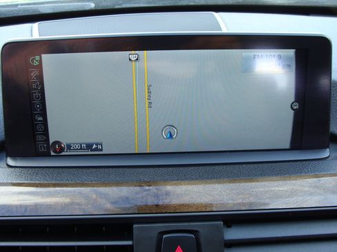 Used 2015 BMW 328i xDrive Sedan AWD/4WD image 13