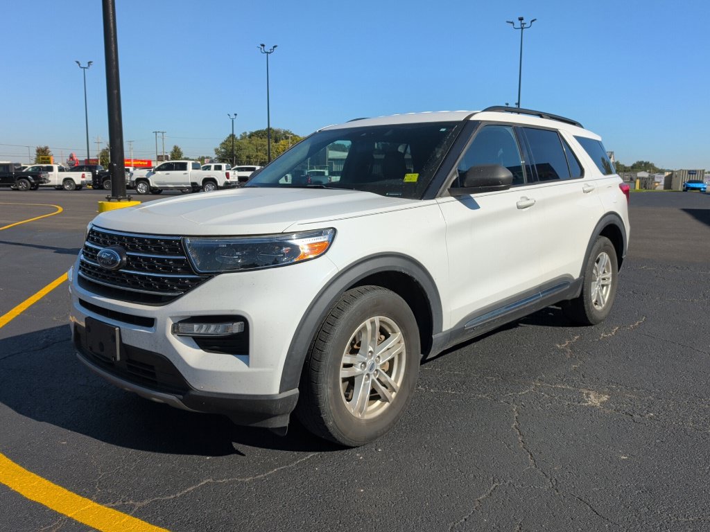 Used 2020 Ford Explorer XLT w/ Equipment Group 202A AWD/4WD image 3