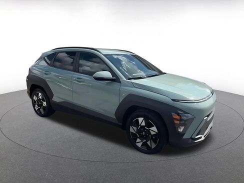 Used 2025 Hyundai Kona SEL image 2