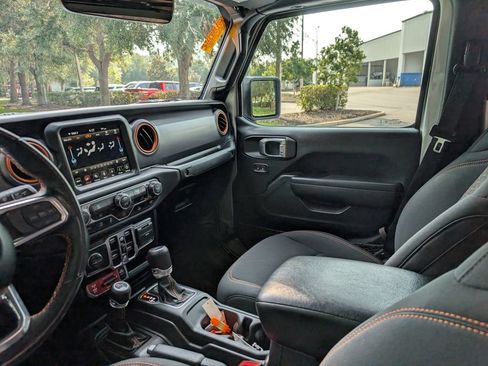 Used 2022 Jeep Gladiator Mojave AWD/4WD image 19