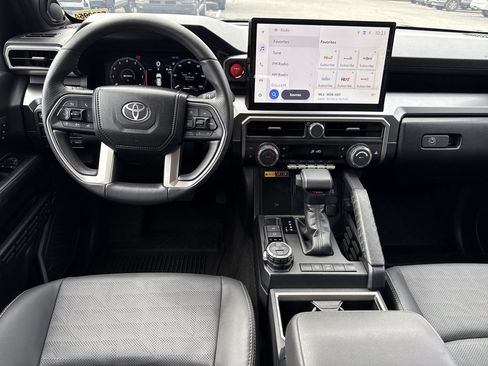 Used 2025 Toyota 4Runner TRD Off-Road Premium AWD/4WD image 23