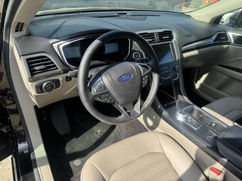 Used 2019 Ford Fusion SEL image 5