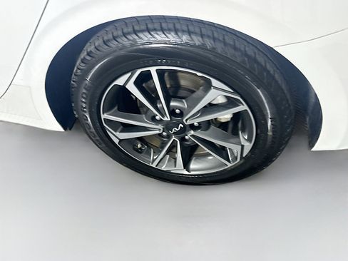 Used 2024 Kia Forte LXS image 11