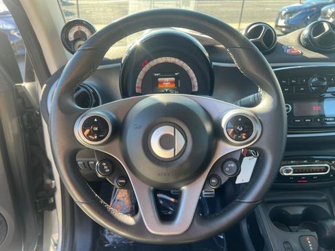 Used 2018 smart fortwo electric drive image 14