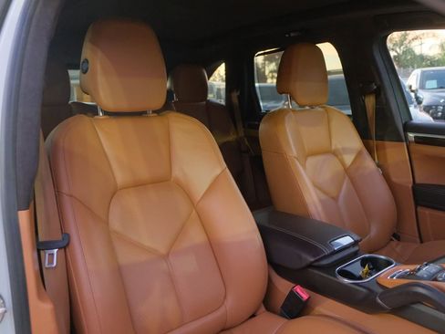 Used 2014 Porsche Cayenne GTS image 28