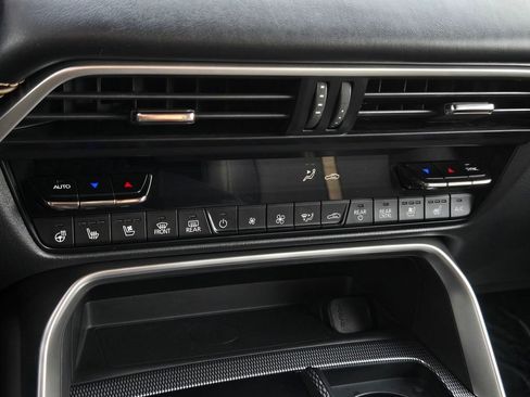 Certified 2025 MAZDA CX-70 Plug-In Hybrid w/ Premium Plus image 23