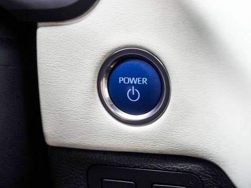 Used 2022 Toyota Tundra Capstone AWD/4WD image 32