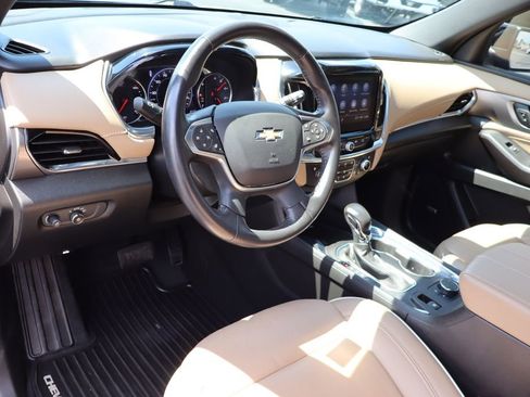 Used 2022 Chevrolet Traverse Premier AWD/4WD image 5