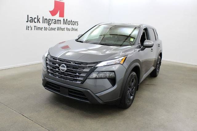 Certified 2026 Nissan Rogue SV FWD image 2