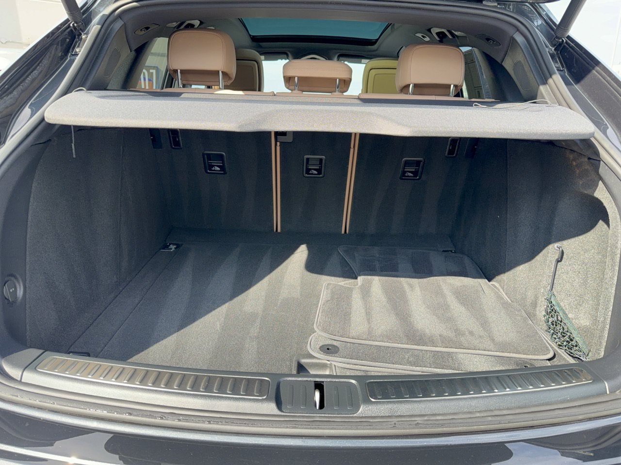 Certified 2024 Porsche Macan AWD/4WD image 28