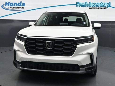 Used 2025 Honda Pilot EX-L image 3