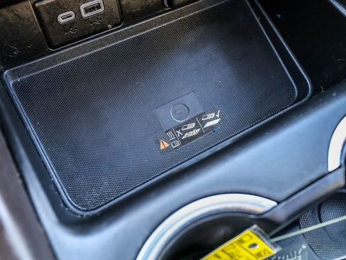 Used 2022 Chevrolet Tahoe LT w/ LT Signature Package image 33