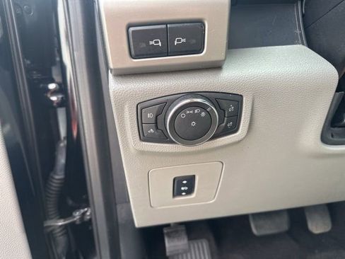 Used 2017 Ford F150 Lariat image 20