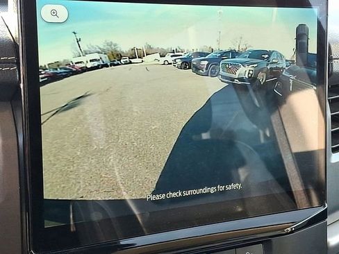 Used 2024 Ford Expedition XLT image 14