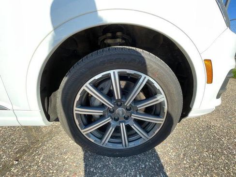 Used 2017 Audi Q7 3.0T Premium Plus AWD/4WD image 19