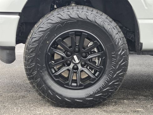 Used 2024 Ford F150 Lariat w/ FX4 Off-Road Package image 10