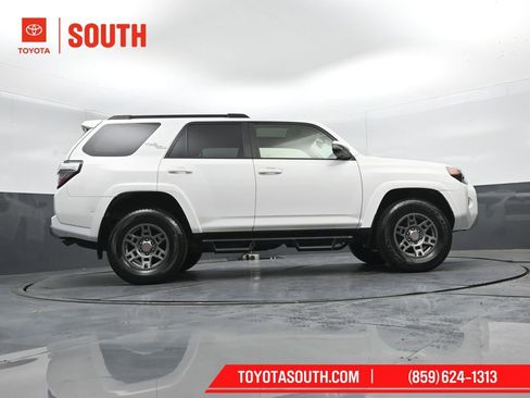 Used 2019 Toyota 4Runner TRD Off-Road Premium image 39