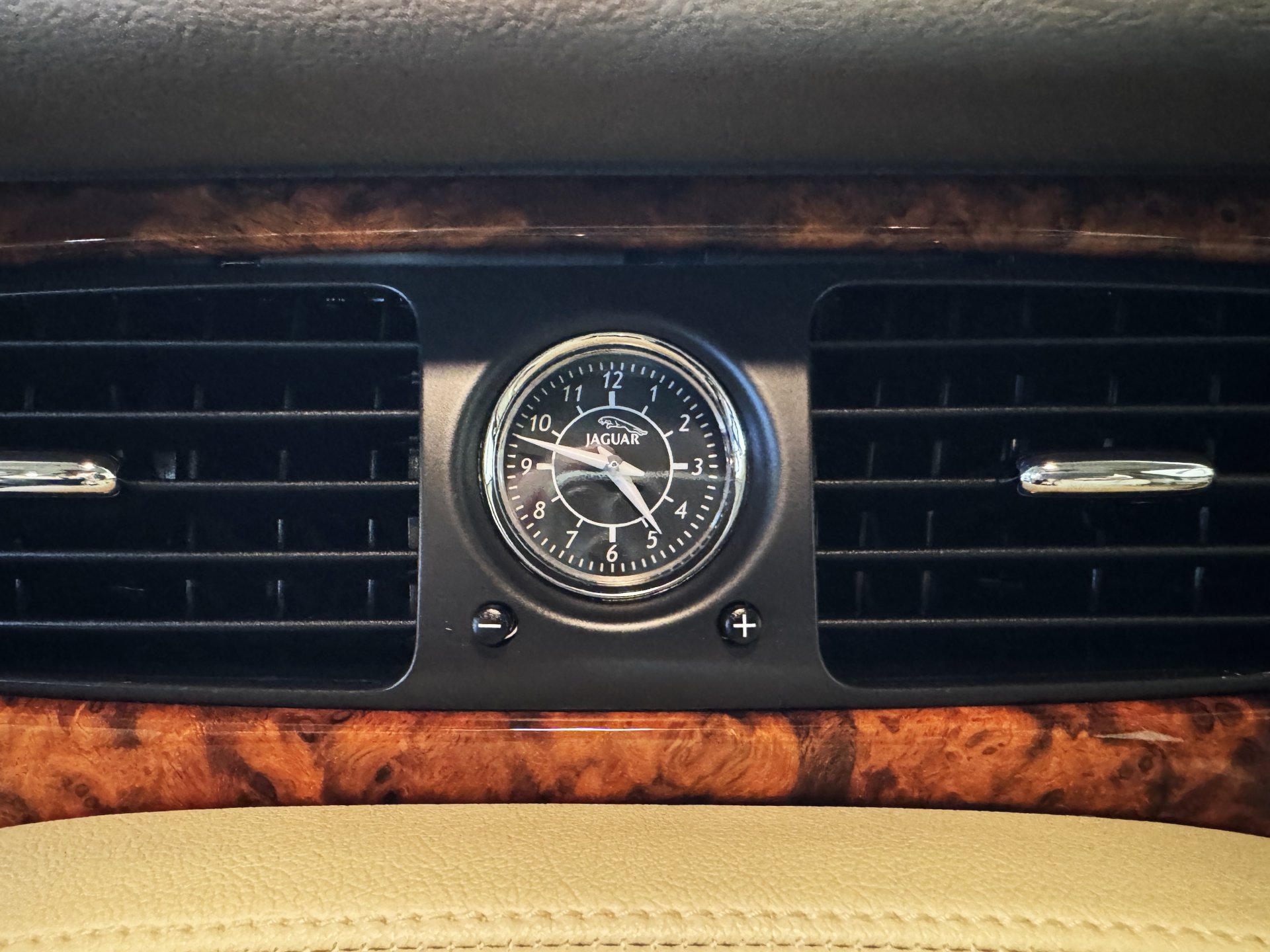 Used 2007 Jaguar XJ8 RWD image 58