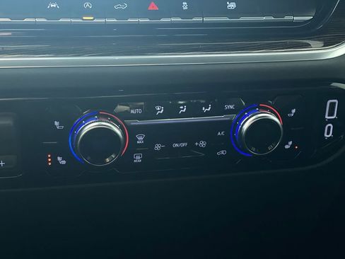 New 2026 GMC Sierra 1500 SLE w/ Preferred Package image 23