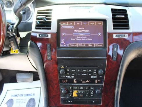 Used 2014 Cadillac Escalade Premium RWD image 23