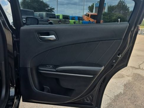 Certified 2018 Dodge Charger SXT Plus image 19