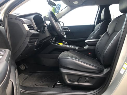 Used 2024 Mitsubishi Outlander SE image 26