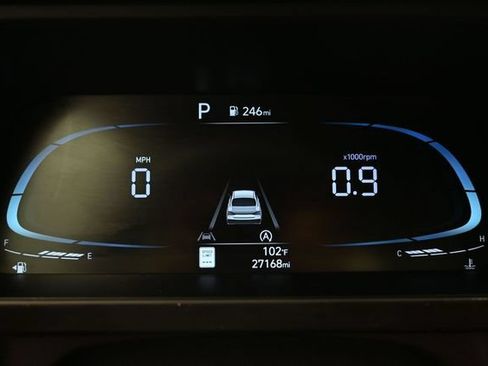 Used 2024 Hyundai Elantra SE FWD image 13