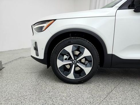 New 2026 Volvo XC40 B5 Plus w/ Protection Package Premier image 25