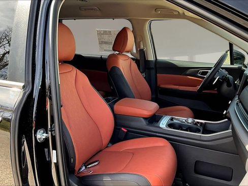 New 2026 Kia Carnival EX image 10