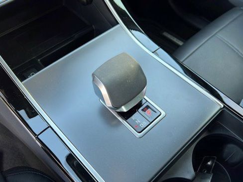 Used 2024 Land Rover Range Rover Velar Dynamic SE image 27