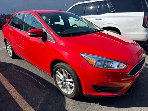 Used 2015 Ford Focus SE FWD image 6