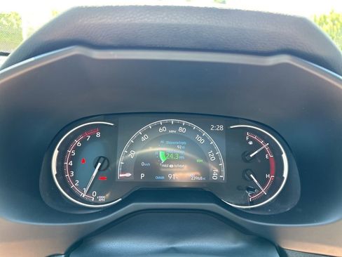 Used 2023 Toyota RAV4 XLE Premium image 18