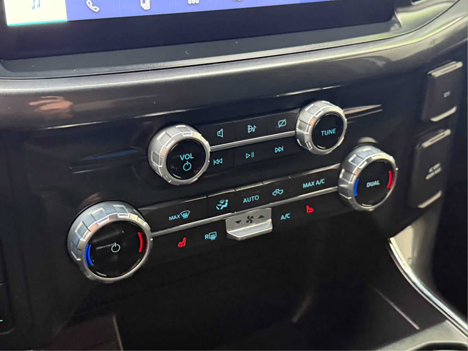 Used 2022 Ford F150 XLT w/ Equipment Group 302A High AWD/4WD image 34