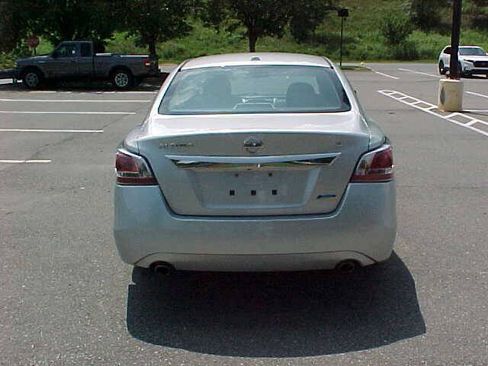 Used 2014 Nissan Altima 2.5 S w/ Display Audio Package FWD image 6