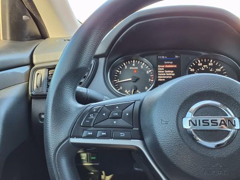 Used 2020 Nissan Rogue S image 31