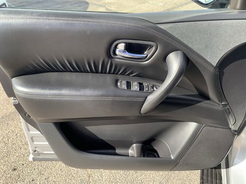 Used 2023 Nissan Armada SV image 12