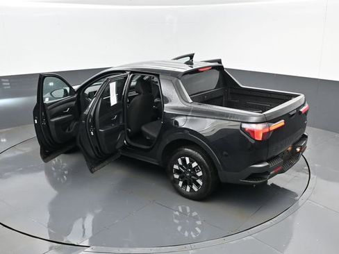 Used 2025 Hyundai Santa Cruz SE image 24