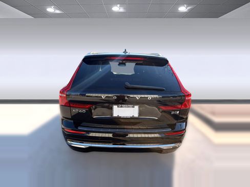 Certified 2023 Volvo XC60 B5 Ultimate w/ Protection Package Premier image 10