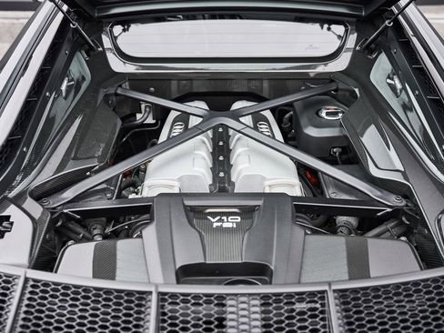Used 2017 Audi R8 V10 plus AWD/4WD image 19