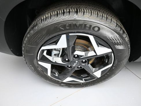 Used 2025 Kia Seltos S AWD/4WD image 12