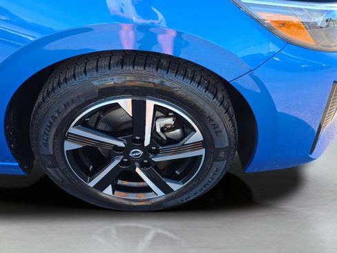 Used 2024 Nissan Sentra SV FWD image 25