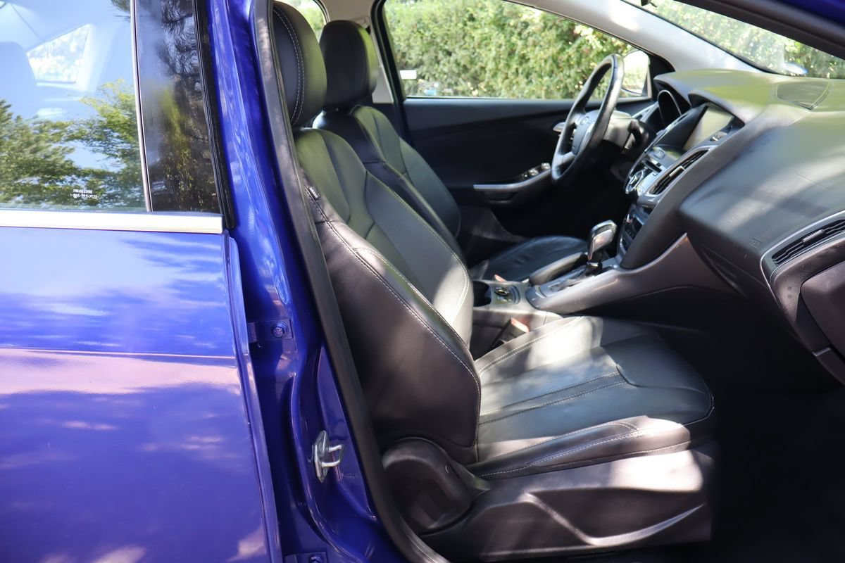 Used 2014 Ford Focus Titanium FWD image 22