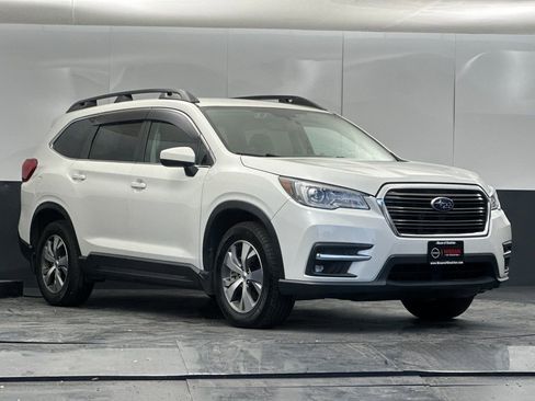Used 2021 Subaru Ascent Premium w/ Convenience Package image 1