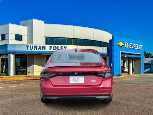 Used 2024 Honda Accord Sport image 4