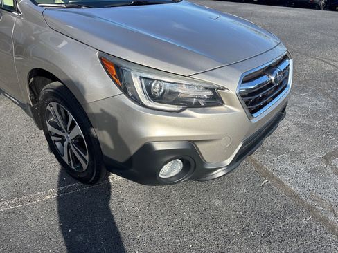 Used 2019 Subaru Outback 2.5i Limited w/ Popular Package #2 image 6