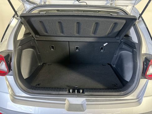 Used 2025 Hyundai Venue SEL FWD image 29